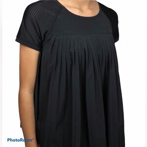 Ivivva Pleat  the Game tee, size 10